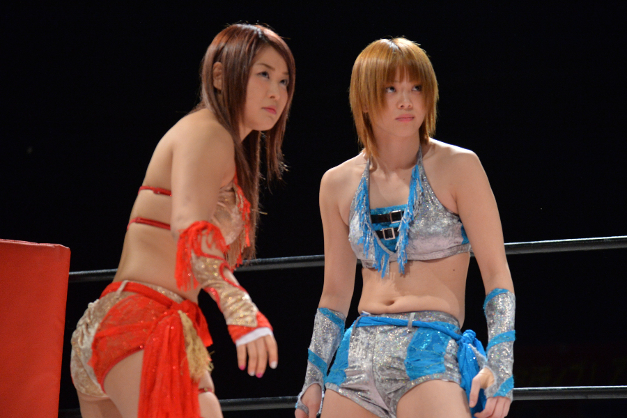 Mayu Iwatani Vs. Io Shirai: Becoming The Icon – RESURA